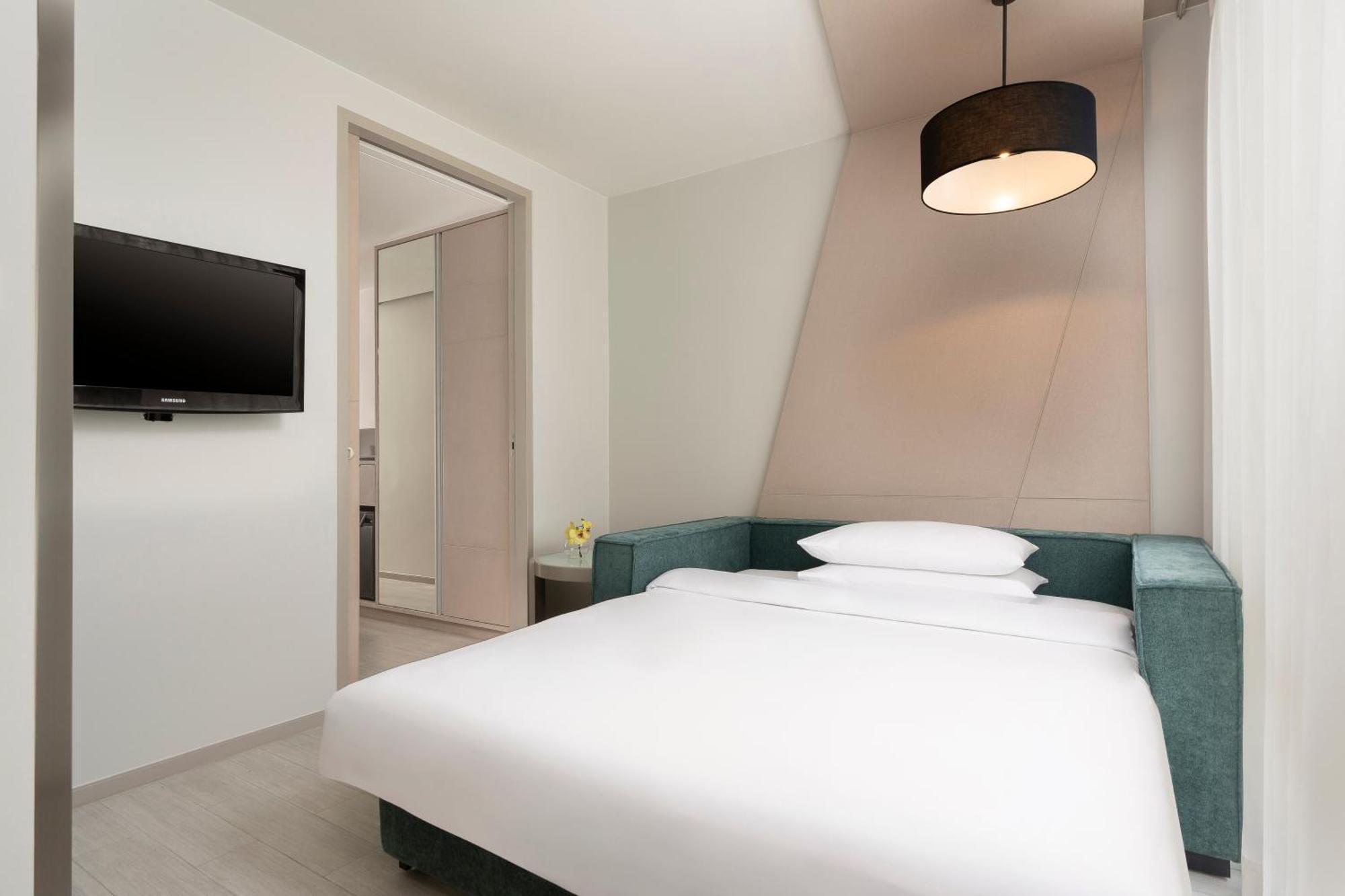 Hyatt Place Bangkok Sukhumvit 1 Екстер'єр фото
