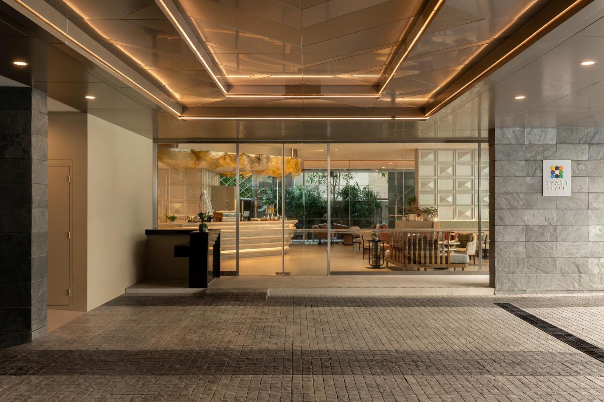 Hyatt Place Bangkok Sukhumvit 1 Екстер'єр фото
